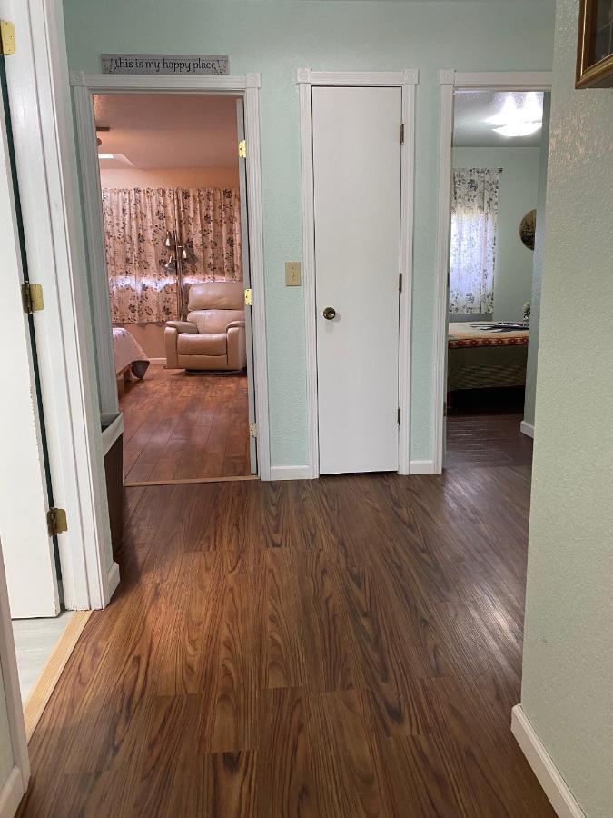 Trinity Escapes - Two Bedroom Two Bathroom Full Apartment Near Airport Άνκορατζ Εξωτερικό φωτογραφία